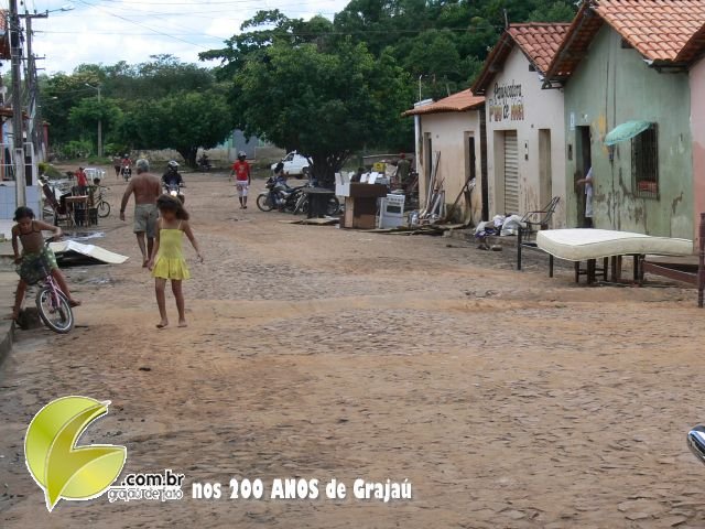 Abaixa nível do Rio Grajaú e famílias retornam às suas casas