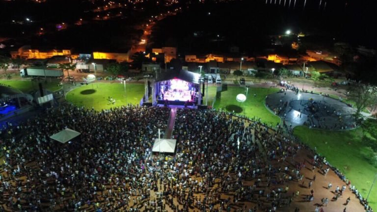 Show de César Menotti e Fabiano reúne mais de 20 mil pessoas na Beira Rio em Imperatriz